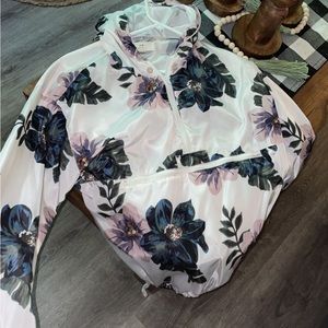 Super Cute Floral Windbreaker with pockets🌷 SIZE M